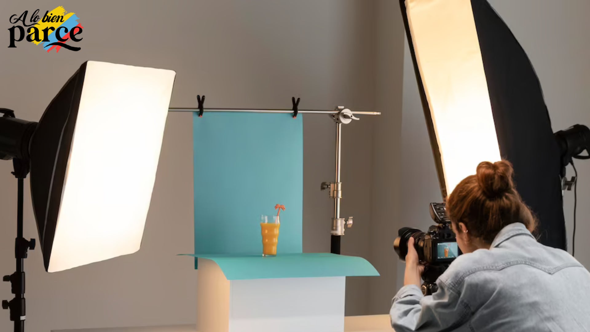 Imagen que muestra una pantalla de televisión con anuncios publicitarios que capturan la atención de la audiencia.