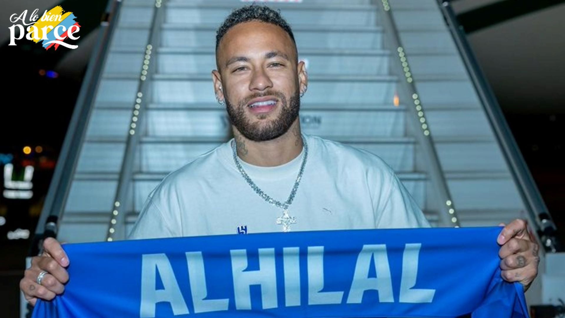 Neymar Jr., famoso futbolista brasileño, demostrando su habilidad en el campo de juego